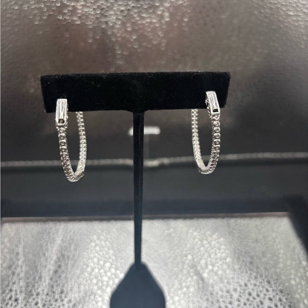 Elegant Gorgeous Sterling Silver Hoop Earrings - Picture 2 of 4